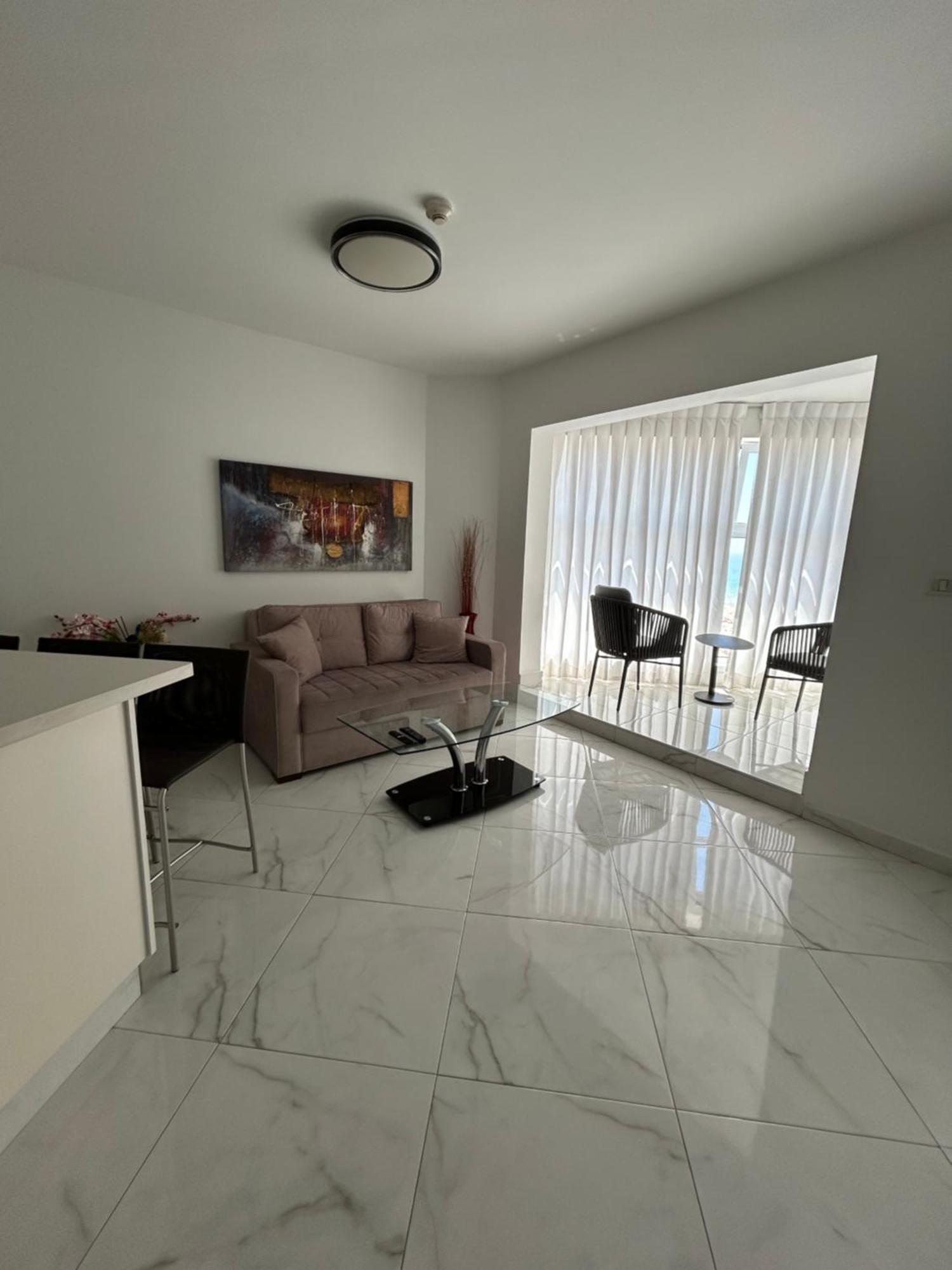 סוויטת אהבה מתוקה על הים-Sweet Love Suite On The Sea Bat Yam Exterior photo
